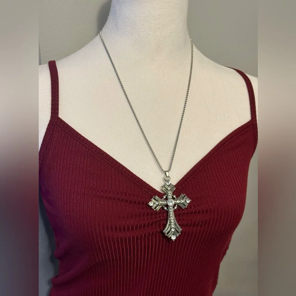 Vintage Style Statement Silver Tone Cross Pendant Necklace - Picture 3 of 8